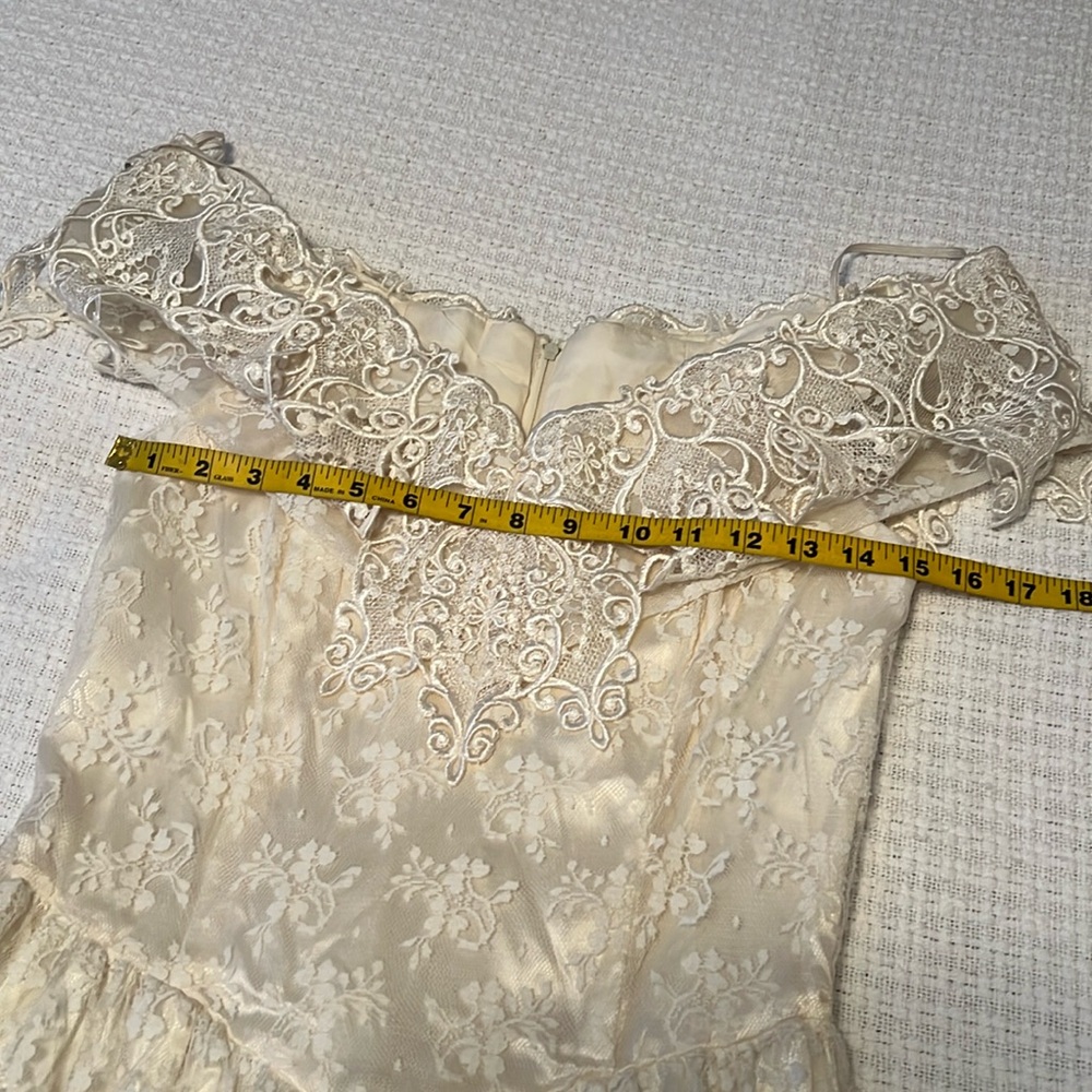 Vintage Jessica McClintock Off the Shoulder Ivory Lace Maxi Wedding Dress Size 8 - Picture 13 of 16